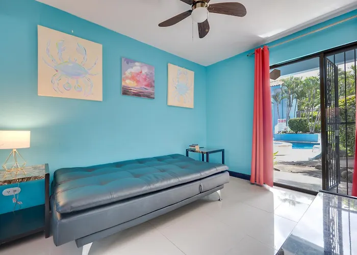 Playas Del Coco: Pool & Private Terrace Apartamento