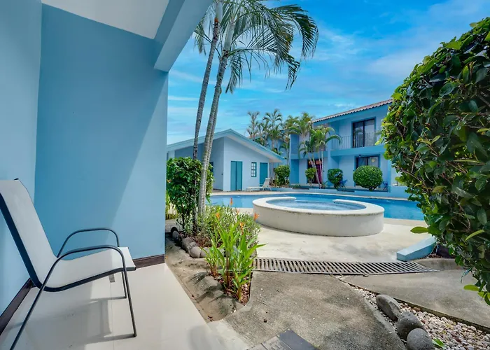 Playas Del Coco: Pool & Private Terrace Apartamento Coco