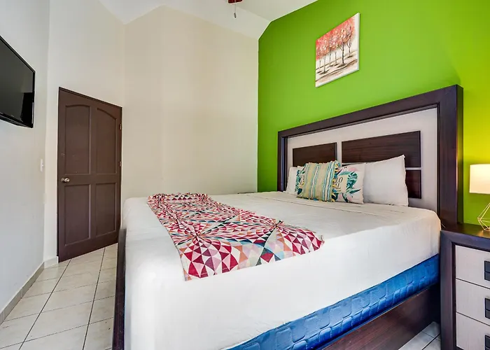 Playas Del Coco: Pool & Private Terrace